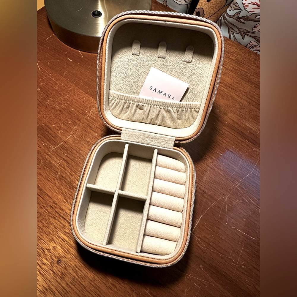 Jewelry travel case